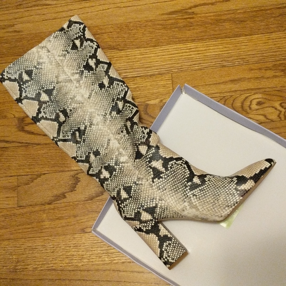 Snake print Madden girl brand new boots